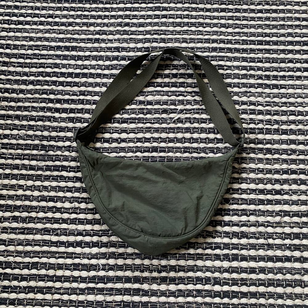 🌿Uniqlo Green Adjustable Moon Crossbody Sling Bag